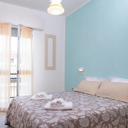 Albatros Hotel 2*