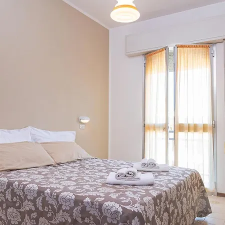 Albatros Hotel 2*